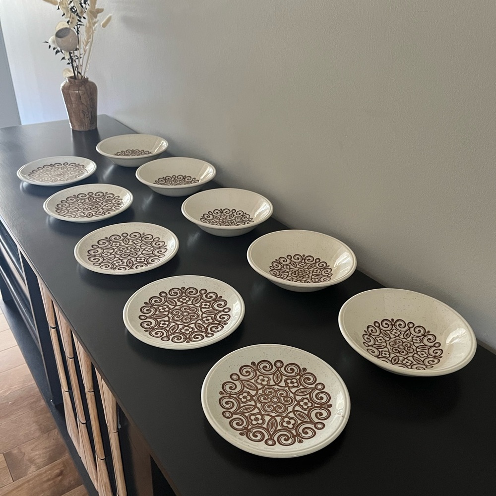 SOLD-Vintage Biltons Dishes- 10 pieces